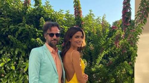 Τόνια Σωτηροπούλου: Το απίθανο slip dress &amp; το ασορτί look με τον Μαραβέγια