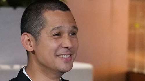 Κοντιζάς: Η ερωτική αφιέρωση του σεφ στη σύζυγό του για τα γενέθλιά της- Οι τρυφεροί στίχοι των U2