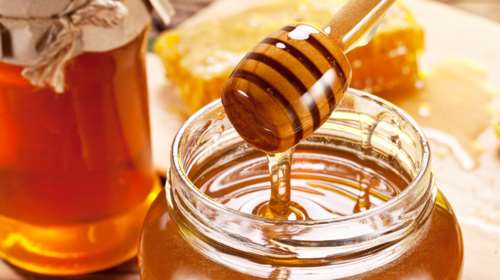 Ερευνα: Οι μισές παρτίδες μελιού που εισάγονται στην ΕΕ πιθανώς είναι νοθευμένες