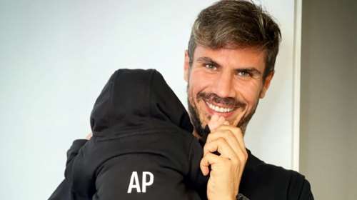 Άκης Πετρετζίκης: Το τρυφερό στιγμιότυπο με τον γιο του - &quot;Καλημέρα από εμάς&quot;