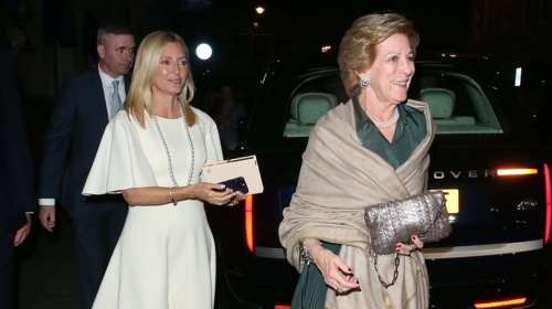 Μαρί Σαντάλ - Άννα Μαρία -Νίνα Φλορ: Στιλάτες με snow boots σε πολυτελές θέρετρο της Ελβετίας