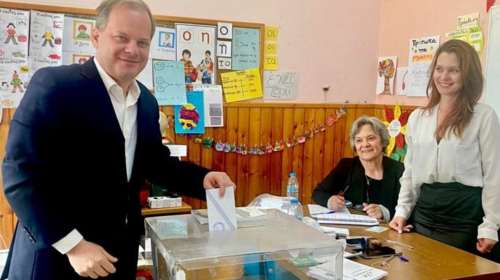 Εκλογές - Ψήφισε στην Πρώτη Σερρών ο Κώστας Αχ. Καραμανλής: Τον πρώτο και απόλυτο λόγο έχουν οι πολίτες