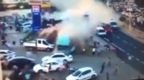 Νέο τρομακτικό τροχαίο στην Τουρκία: Φορτηγό χωρίς φρένα έπεσε σε πλήθος - Τουλάχιστον 16 νεκροί [βίντεο]