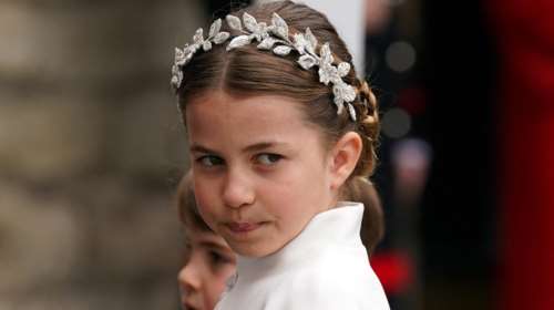 H fashion icon πριγκίπισσα Σάρλοτ: Τη μία μέρα με πανάκριβα ρούχα σχεδιαστών, την άλλη με sneakers 20 λιρών