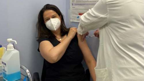 Νίκη Κεραμέως: Έκανε το εμβόλιο κατά του κορονοϊού – "Έφτασε και εμένα η σειρά μου για αυτό το μεγάλο δώρο της επιστήμης"