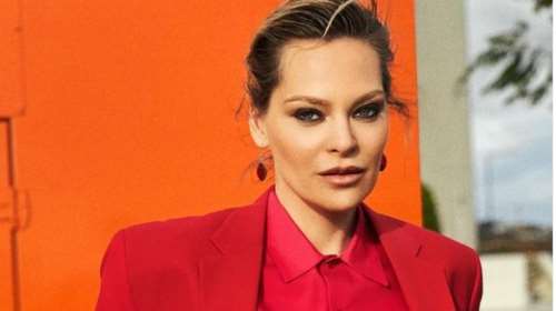 Υβόννη Μπόσνιακ - Ελένη Πασχαλίδη: Μαμά και κόρη με ολόιδιο ντύσιμο στη συναυλία του Ρέμου