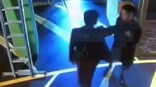 Φρίκη στο Καζακστάν: Πρώην υπουργός ξυλοκόπησε μέχρι θανάτου τη σύζυγό του  - Τι είχε ισχυριστεί [Βίντεο-σοκ]