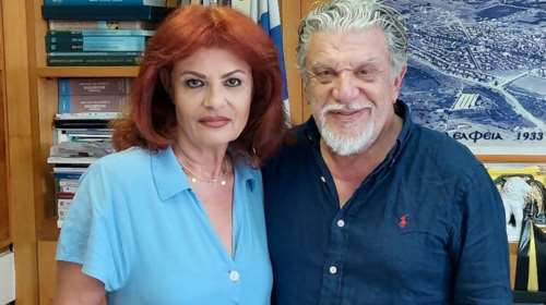 Η μητέρα της Μυρτώς της Πάρου υποψήφια στις δημοτικές εκλογές με τον Γιάννη Βούρο