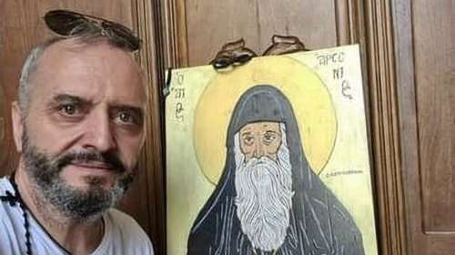 Γειτόνισσα του Ηλία Μίχου αποκαλύπτει: Ηταν αισχρός και χυδαίος - &quot;Θα βρουν και άλλα παιδάκια&quot;