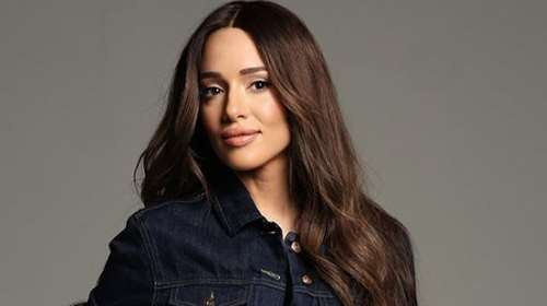 Η Καλομοίρα για τις πλαστικές επεμβάσεις: Η απίστευτη ερώτηση που της έκανε ο σύζυγός της - Λες και ζουν σε άλλο σπίτι