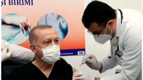 Ο Ερντογάν έκανε το εμβόλιο για τον κορονοϊό σε απευθείας σύνδεση [βίντεο]