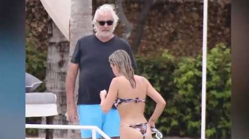 Φλάβιο Μπριατόρε: Στα ελληνικά νησιά ο mr Benetton - Με πολυτελές σκάφος και 50 χρόνια νεότερη σύντροφο [Βίντεο]