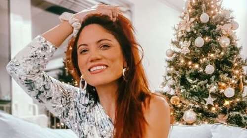 Η Μαίρη Συνατσάκη έχει γενέθλια: Το λογοπαίγνιο για την ηλικία και η φωτό με την τούρτα