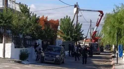 Σύλληψη τριών ατόμων στον Ασπρόπυργο για ρευματοκλοπή σε επιχείρηση για την εγκληματικότητα