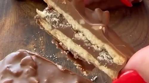 Πεντανόστιμο γλυκό ψυγείου με μπισκότα και 3 υλικά - Θα το λατρέψετε