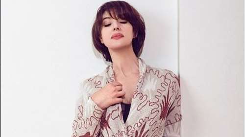 Μόνικα Μπελούτσι: Εντυπωσιακή στα 55 της - Εμφανώς αδυνατισμένη στην πρώτη έξοδο μετά την καραντίνα [Εικόνες]