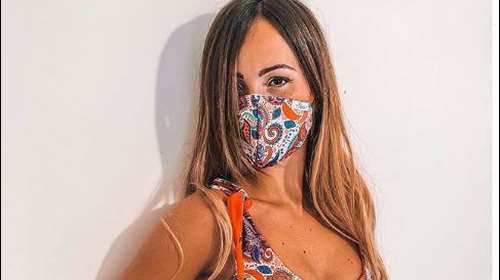 Φέτος θα φορεθεί το τρικίνι: Η νέα τάση της μόδας με μαγιό ασορτί με μάσκα [Βίντεο]