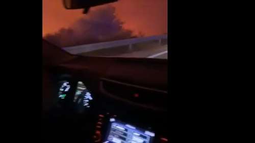 Φωτιά στον Βαρνάβα: Παραλίγο να εγκλωβιστεί περιπολικό στο φράγμα του Μαραθώνα [βίντεο]