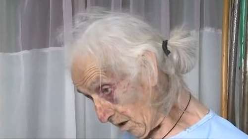 Αγριος ξυλοδαρμός 85χρονης για 100 ευρώ: "Τους παρακαλούσα, μη με χτυπάτε άλλο. Δεν είχα τίποτα να τους δώσω…"