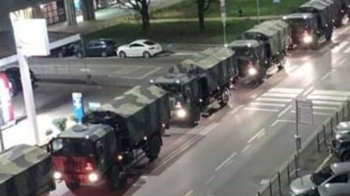 Φωτογραφία σοκ από το Μπέργκαμο: Στρατιωτικό κονβόι μεταφέρει σορούς θυμάτων