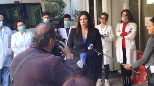 Η Ζωή Κωνσταντοπούλου παρέδωσε τη δωρεά της Πλεύσης Ελευθερίας στο Νοσοκομείο Παμμακάριστος