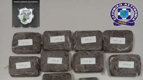 Οικογενειακή επιχείρηση διακίνησης ναρκωτικών στη Θεσσαλονίκη - Βρήκαν πάνω από 4,5 κιλά ηρωίνης [εικόνες - βίντεο]