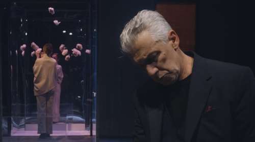 Πρώτες φωτογραφίες από τον sold out "Αρχιμάστορα Σόλνες" με τον Άρη Λεμεπεσόπουλο