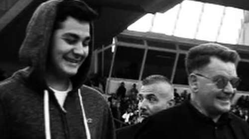 Αλέξης Κούγιας: Ραγίζει καρδιές ο γιος του που αποχαιρετά τον πατέρα του- &quot;Τι κλαις; Κούγιας είσαι&quot;