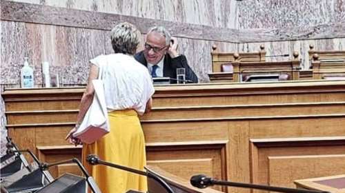 Ανάρτηση Ακρίτα με μπηχτές για Βορίδη για τον γάμο ομόφυλων ζευγαριών: "Δεν σφάζουν νεαρές παρθένες"