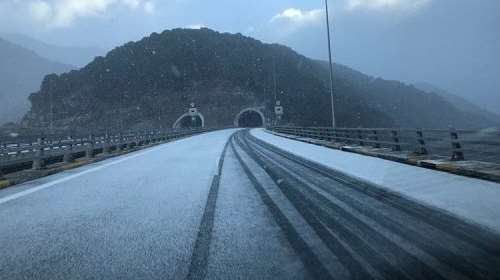 Στα λευκά η Ηπειρος: Κλειστά σχολεία στο Μέτσοβο, χιόνια σε Ζαγόρι και Τζουμέρκα