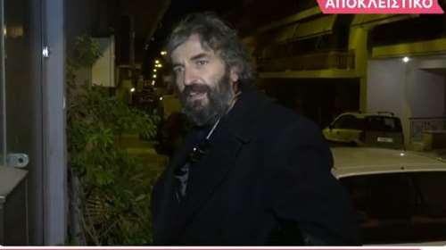 Αρης Σερβετάλης: Η πρώτη του αντίδραση on camera μετά τον σάλο με την παράσταση &quot;Ρινόκερος&quot; [βίντεο]