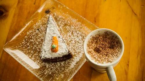 Συνταγή Αργυρώς Μπαρμπαρίγου: Απίθανο, αφράτο κέικ καρότου