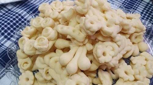 Οι πασχαλινοί κουραμπιέδες των Σερρών: Σαν μικρά έργα τέχνης, το κόλπο με το φτερό [εικόνες]