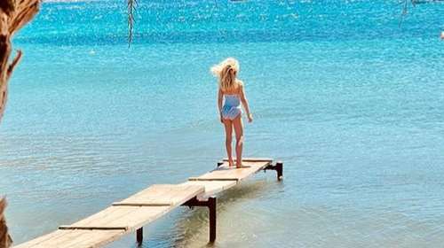 Bίκυ Καγιά: Η κατάξανθη Μπιάνκα και ο χαριτωμένος Κάρολος σε υπέροχα καλοκαιρινά στιγμιότυπα