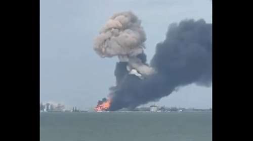 Το Πολεμικό Ναυτικό της Ουκρανίας βύθισε ρωσικό οχηματαγωγό - Επίθεση σε λιμάνι της Μαύρης Θάλασσας [βίντεο]