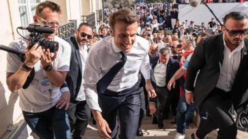 Ολοι στηρίζουν Μακρόν: Η κόρη του Σιράκ, Σαρκοζί και Ολάντ αλλά και πλήθος καλλιτεχνών