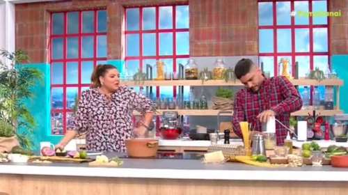 Ρεσιτάλ ατάκας από τη Δανάη Μπάρκα – Η απίστευτη πρόταση που έκανε στον μάγειρα της εκπομπής της