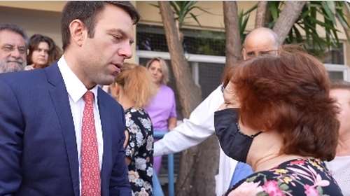 &quot;Χωρίς παρεξήγηση, είσαι Αριστερός;&quot;: Η ερώτηση γυναίκας στον Κασσελάκη - Απάντησε και ανέβασε ο ίδιος το βίντεο...