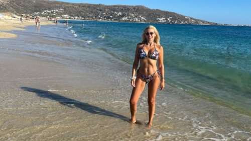 Κωνσταντίνα Σπυροπούλου: Ποζάρει με μπικίνι οκτώ μήνες μετά τη γέννηση του γιου της - Οι φωτό από τις διακοπές της