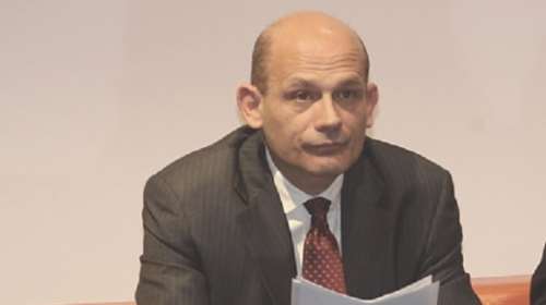 Καταπέλτης ο Πάρις Καρβουνόπουλος μετά την περιπέτεια υγείας στην Πάρο: Έχει ασθενοφόρο και αξονικό τομογράφο... χωρίς χειριστή