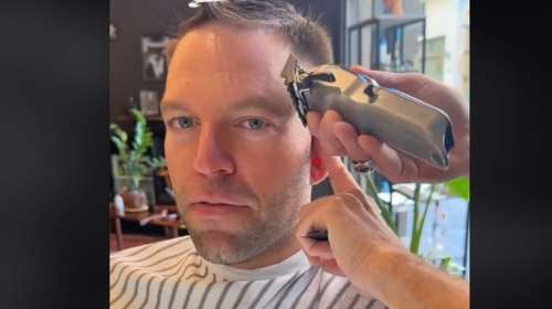 "Πώς θα τα κόψεις; ΣΥΡΙΖΑ": Το βίντεο του Κασσελάκη στο TikTok με το τελευταίο κούρεμα λίγο πριν βάλει το χακί