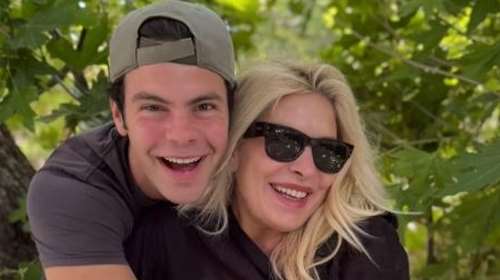 Ελένη Μενεγάκη: Γιορτάζει τα γενέθλια του Αγγελου Λάτσιου με φωτογραφίες τους - Εγινε 23 ετών