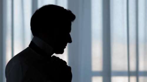 Ο Εμανουέλ Μακρόν κουράστηκε: &quot;Εξαντλημένος, στα όρια της κατάθλιψης&quot; - Τι αποκαλύπτουν τα μεγάλα γαλλικά ΜΜΕ