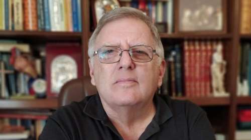 Κορονοϊός: Ξεκληρίστηκε οικογένεια στον Δομοκό - Πέθανε αντιεμβολιαστής γιατρός, μετά τη μάνα του και τον αδερφό του