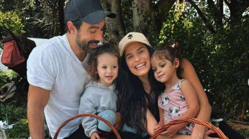 Αριάνα και η Φιλίππα Τανιμανίδη: Το πικ νικ έξω από το σπίτι τους και η (αποτυχημένη) προσπάθεια για το πέταγμα του χαρταετού