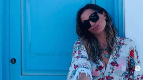 Η Βανδή με την κόρη της, Μελίνα, ποζάρουν φορώντας τα μαγιό τους στην παραλία [εικόνα]