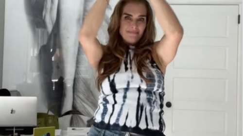 Viral: Tι είναι πια αυτό το &quot;Apple dance&quot; που έχει ξεσηκώσει το TikTok κάνοντας ακόμη και τους διάσημους να χορεύουν;
