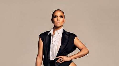 H Jlo ανέβασε το ανδρόγυνο look σε άλλο επίπεδο για να λανσάρει τη νέα σειρά υποδημάτων της