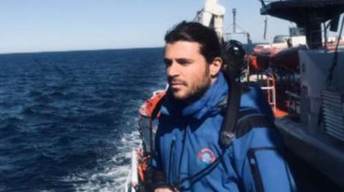 Επίθεση κυβέρνησης σε ΣΥΡΙΖΑ για τις δηλώσεις Αποστολόπουλου: &quot;Αυτή είναι η άποψη που έχει για τους άντρες και τις γυναίκες του Λιμενικού Σώματος;&quot;