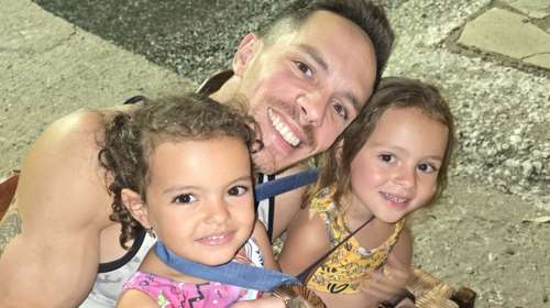 Λευτέρης Πετρούνιας: &quot;Σήμερα θα φάμε ψάρι από τη Σοφία&quot; - Η τρυφερή φωτογραφία της κόρης του να ψαρεύει